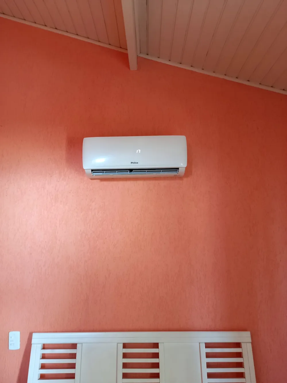 Split instalado em parede residencial — Air Clean